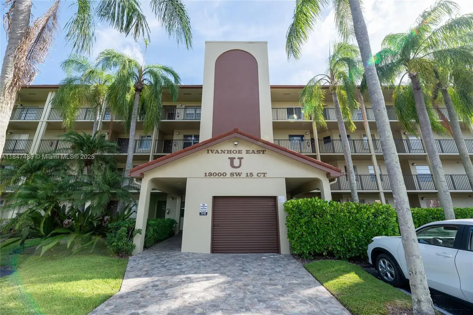 2 bedroom 2 bath Residential for sale at 13000 SW 15th Ct # 206U, Pembroke Pines FL 33027