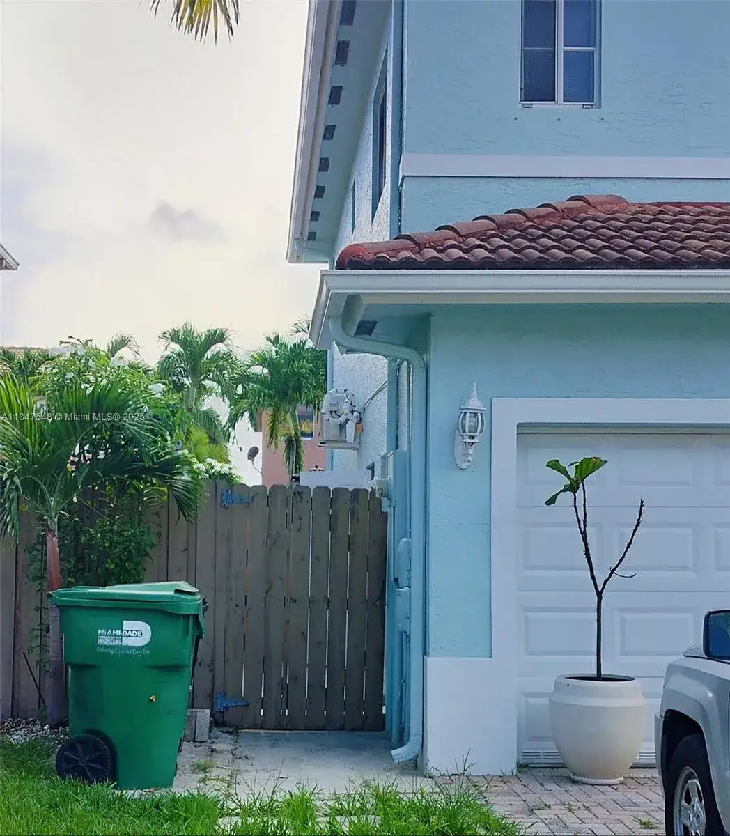 1 bedroom 1 bath Residential Lease for rent at 14552 SW 158th Ct # 01, Miami FL 33196