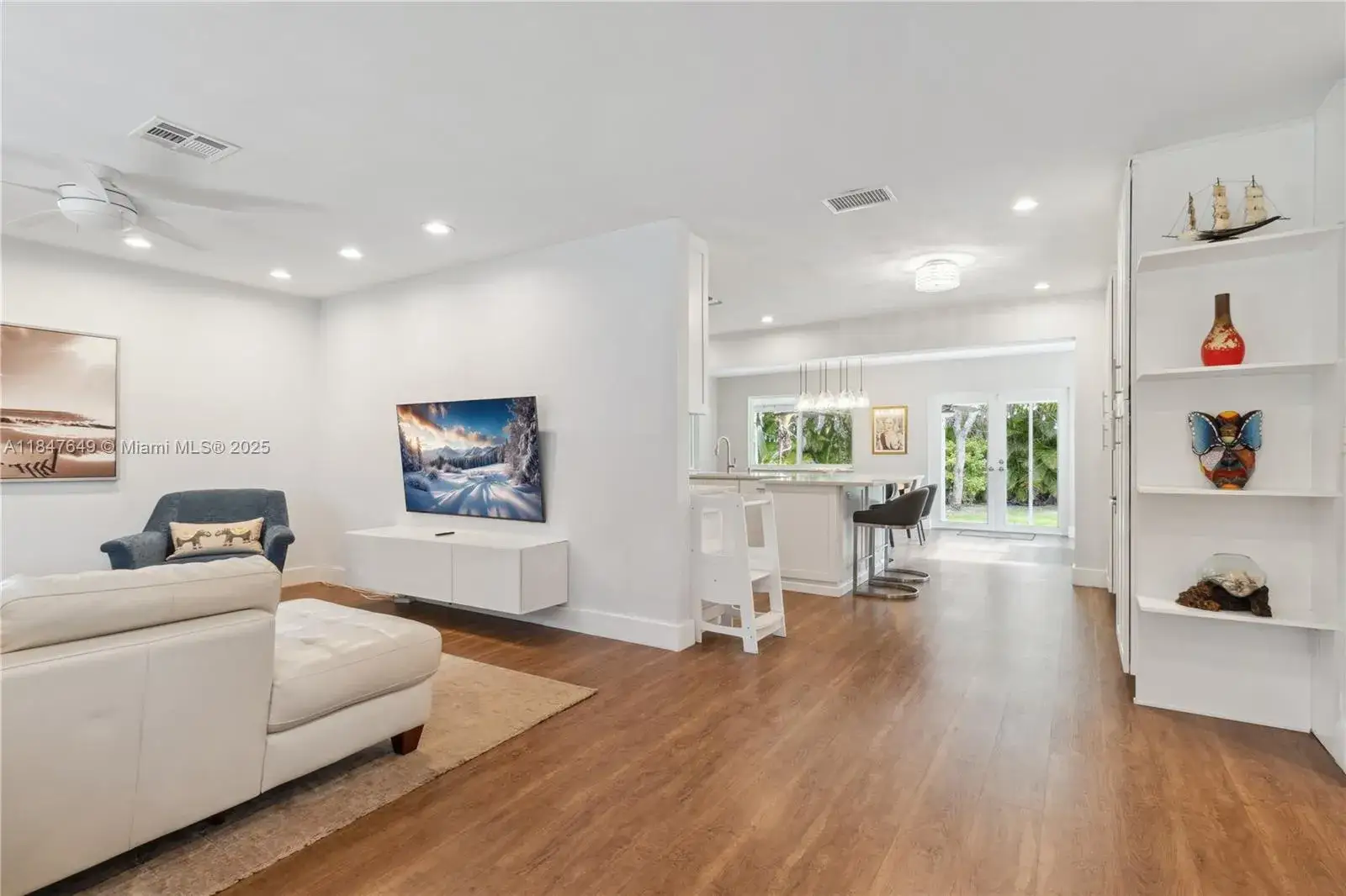 3 bedroom 2 bath Residential for sale at 16941 SW 88TH AVENUE, Palmetto Bay FL 33157