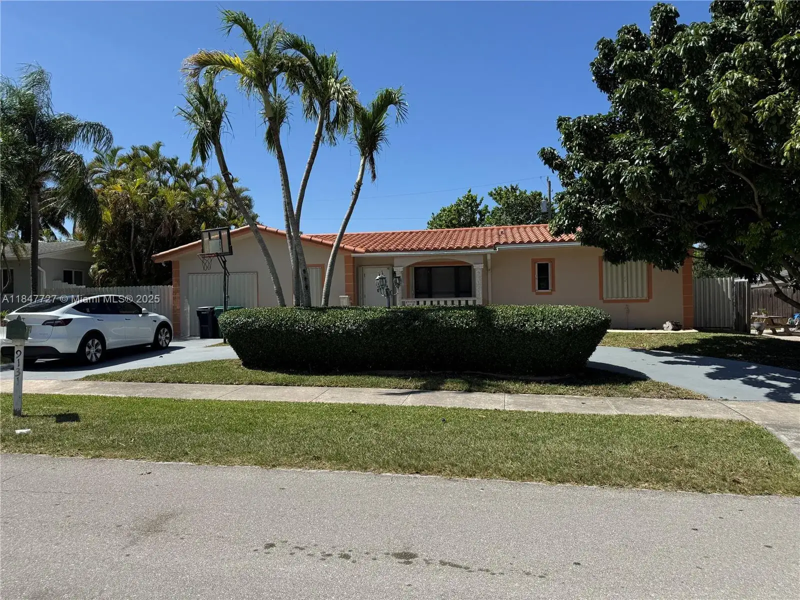 3 bedroom 2 bath Residential for sale at 9131 SW 178th Ter, Palmetto Bay FL 33157