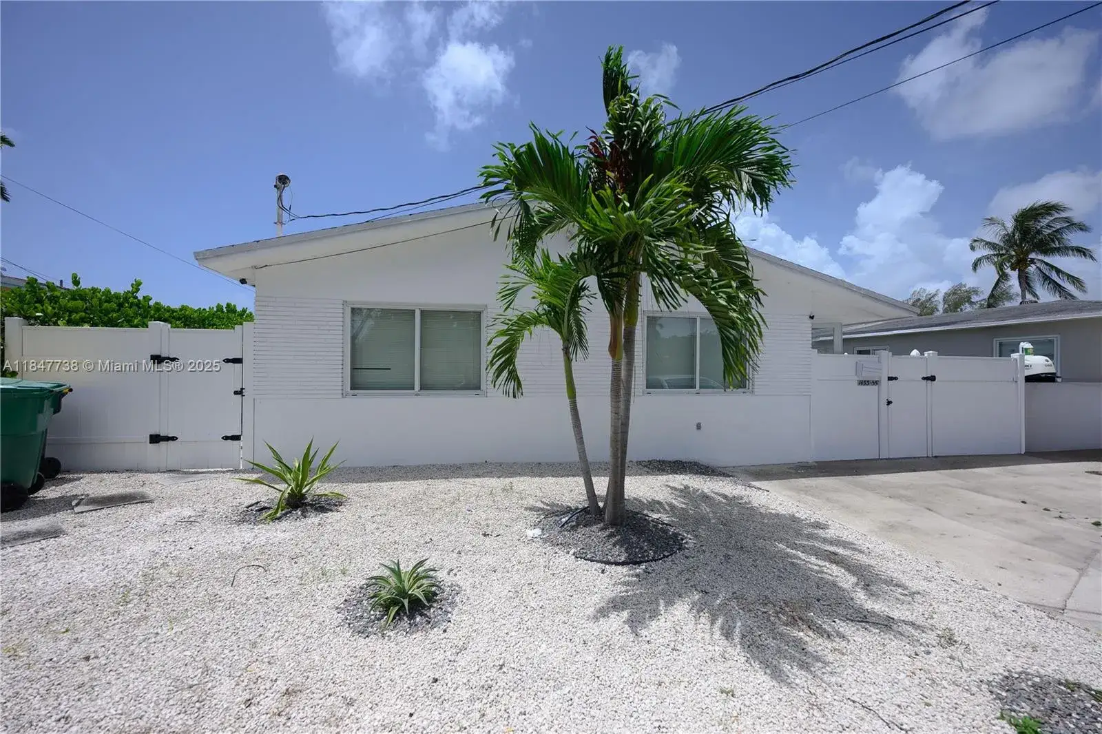 2 bedroom 1 bath Residential Lease for rent at 1453 NW 10th St # 2, Dania Beach FL 33004