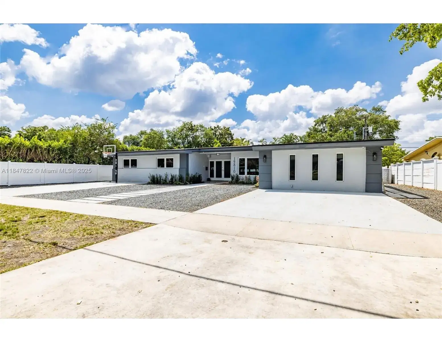 5 bedroom 3 bath Residential for sale at 19810 NE 22nd av, Miami FL 33180