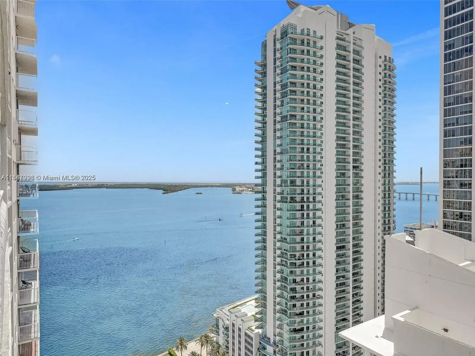 2 bedroom 2 bath Residential for sale at 1200 Brickell Bay Dr # 3309, Miami FL 33131