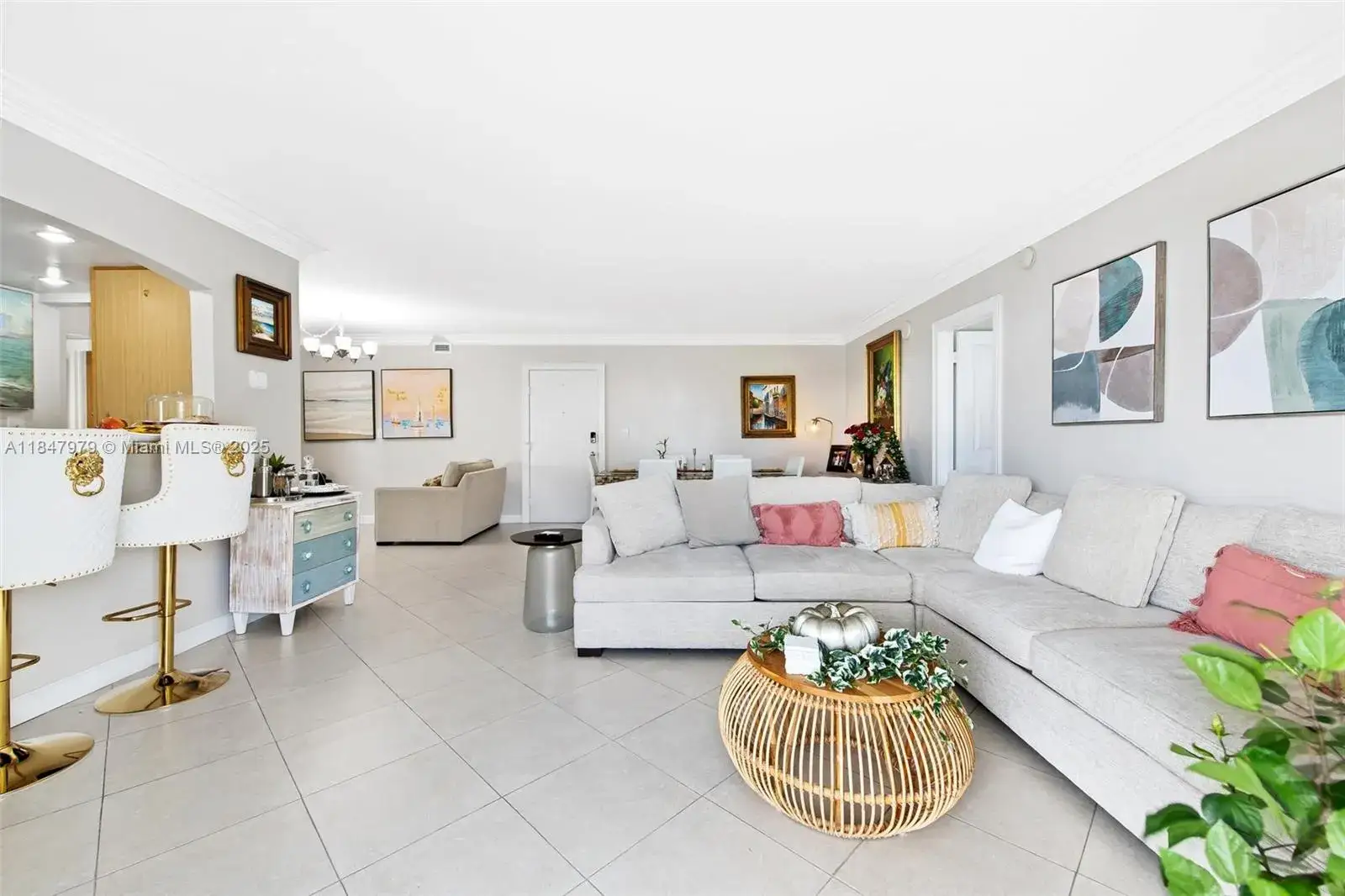 2 bedroom 2 bath Residential for sale at 2715 N Ocean Blvd # 3A, Fort Lauderdale FL 33308