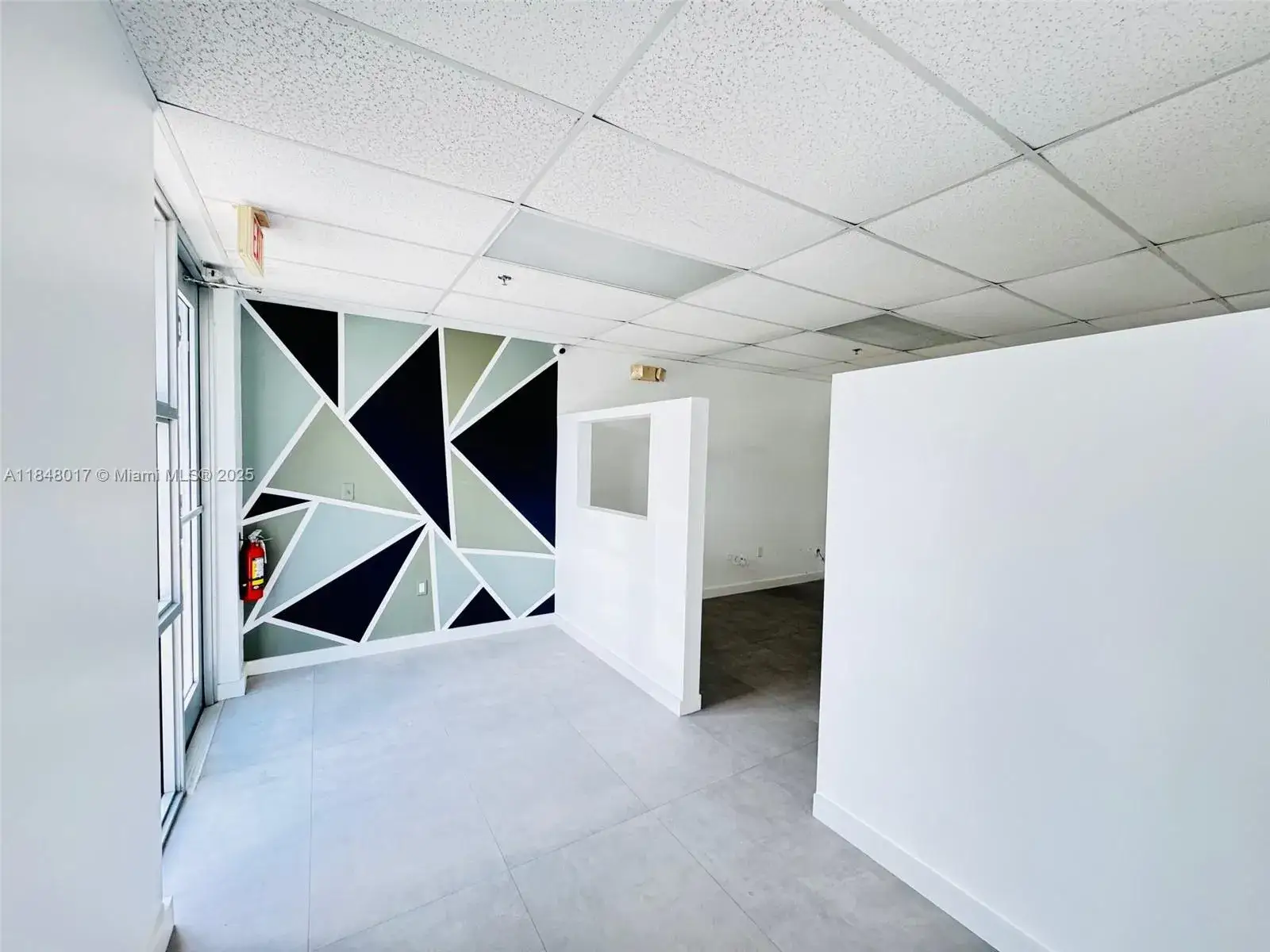 Commercial Sale for sale at 2365 NW 70th Ave # C14, Miami FL 33122
