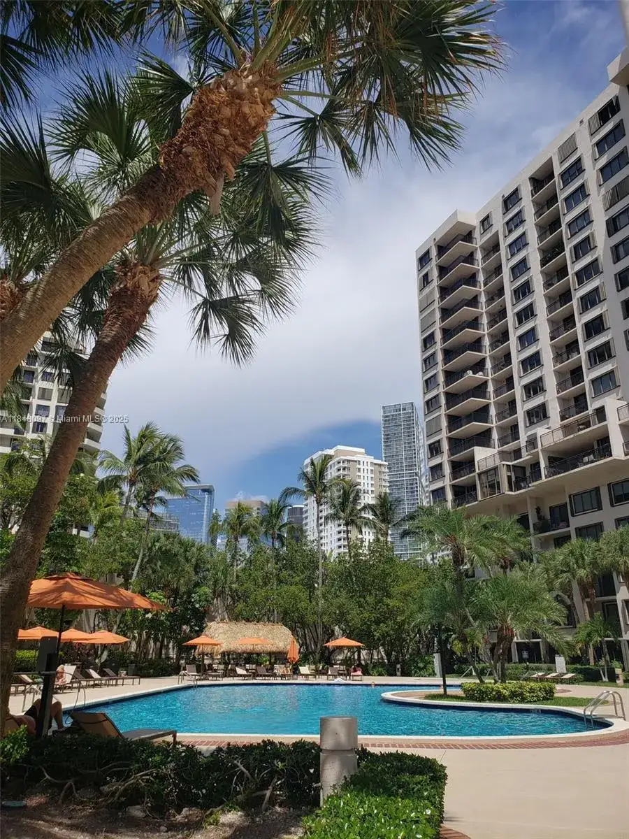 1 bedroom 1 bath Residential for sale at 540 Brickell Key Dr # 1524, Miami FL 33131