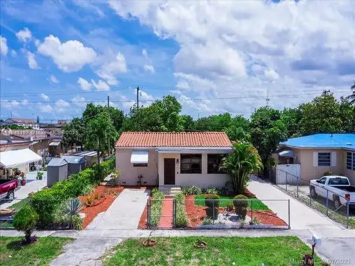4 bedroom 3 bath Residential for sale at 52 E 50th Pl, Hialeah FL 33013