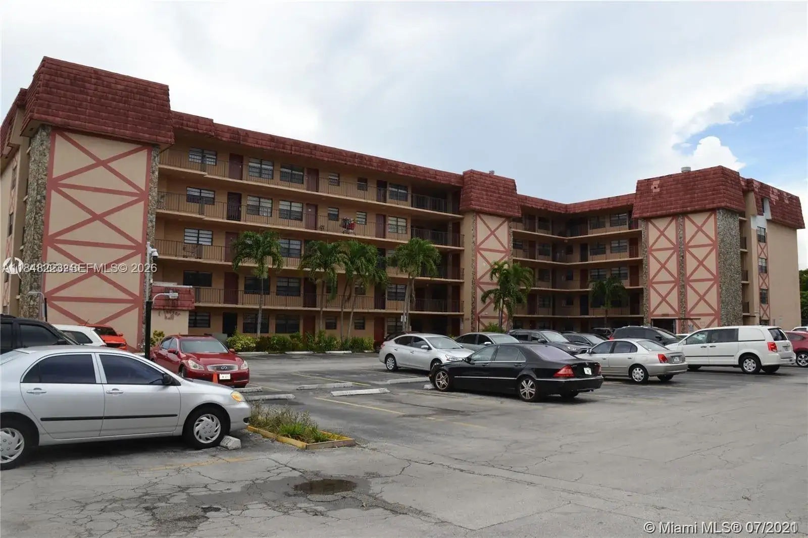 2 bedroom 2 bath Residential for sale at 1325 W 68th St # 221, Hialeah FL 33014