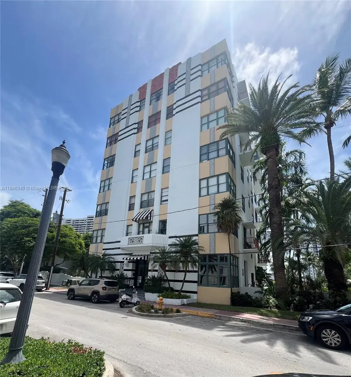 1 bath Residential for sale at 2421 Lake Pancoast Dr # 4D, Miami Beach FL 33140