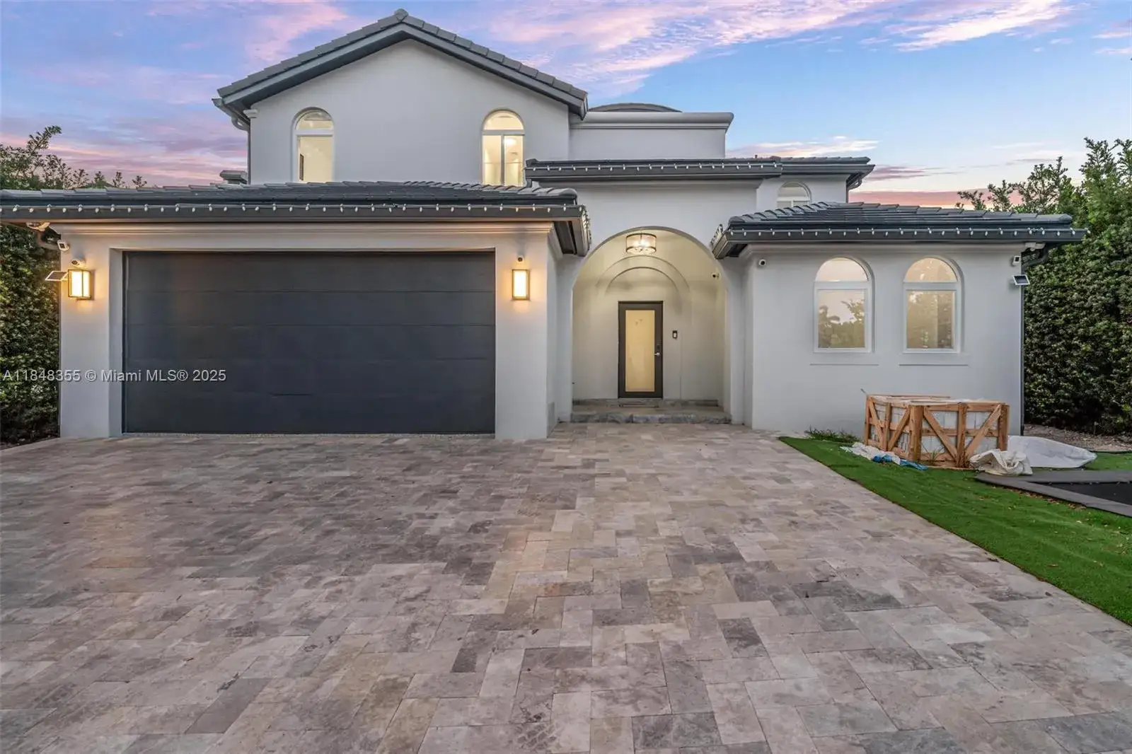 5 bedroom 5 bath Residential Lease for rent at 5978 Alton Rd, Miami Beach FL 33140