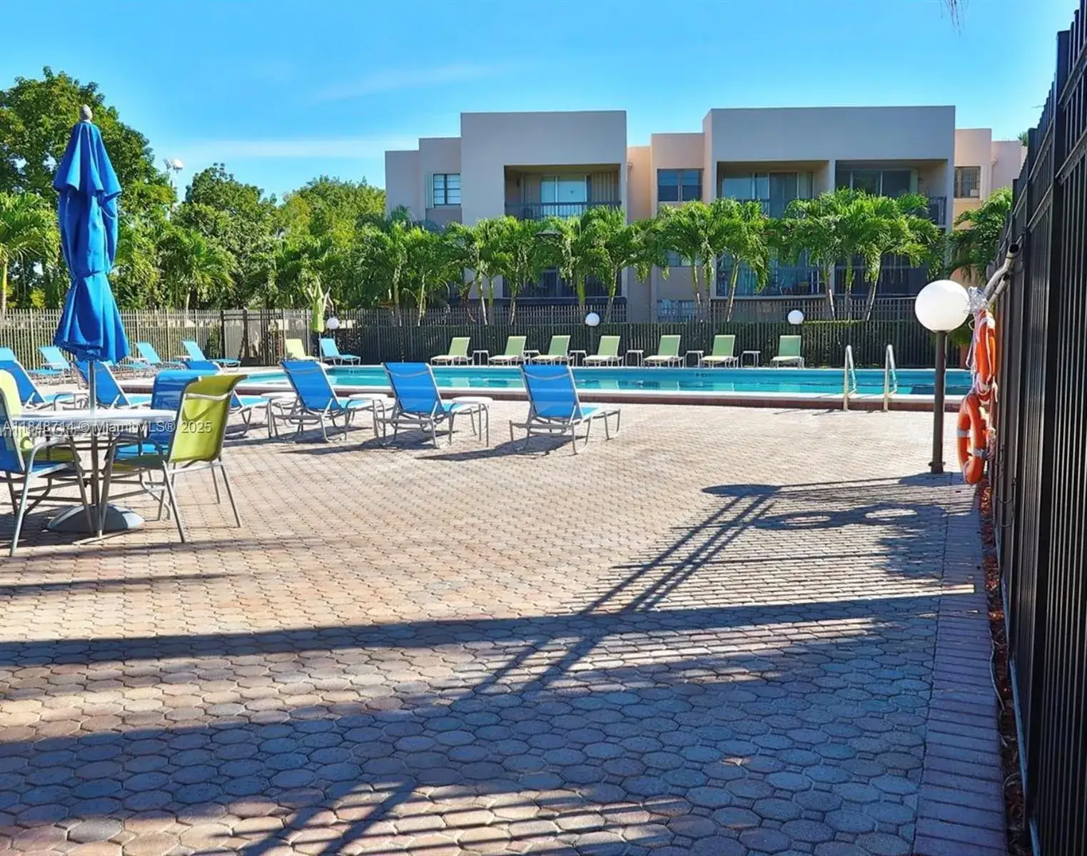 2 bedroom 2 bath Residential for sale at 10425 SW 112th Ave # 324, Miami FL 33176