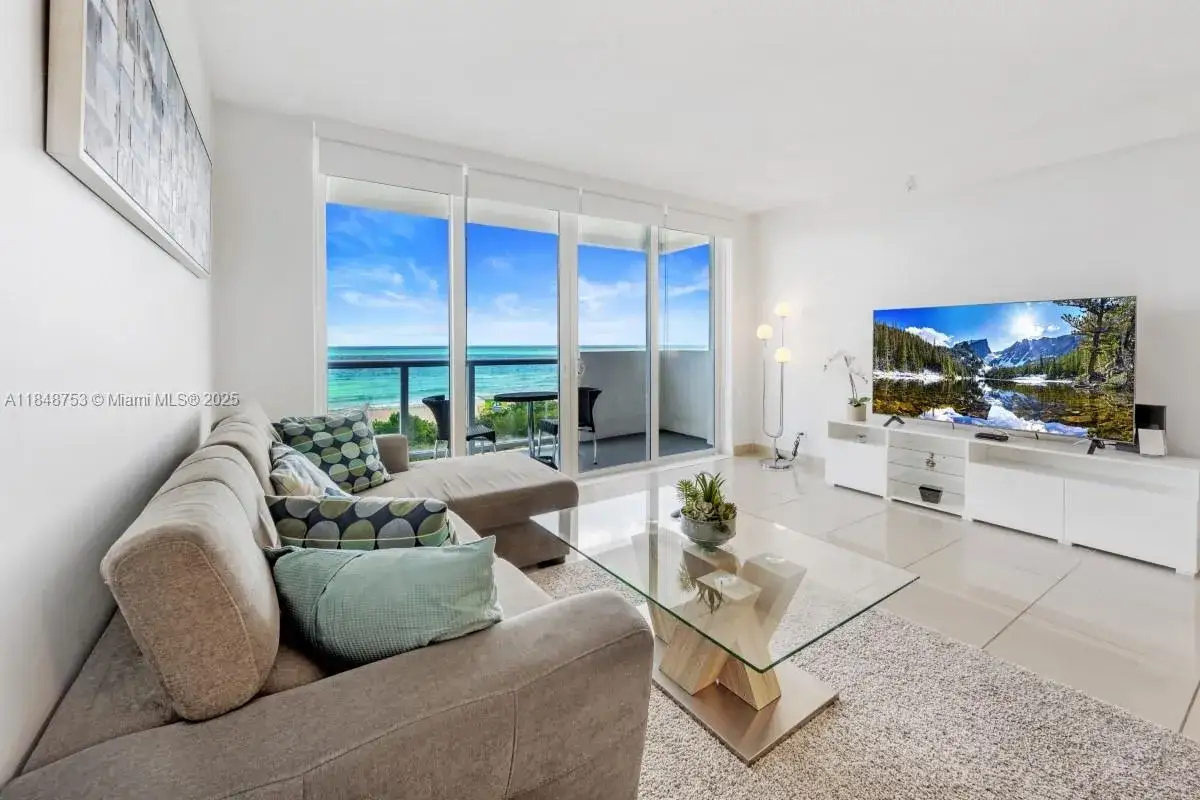 1 bedroom 1 bath Residential for sale at 5601 Collins Ave # 511, Miami Beach FL 33140