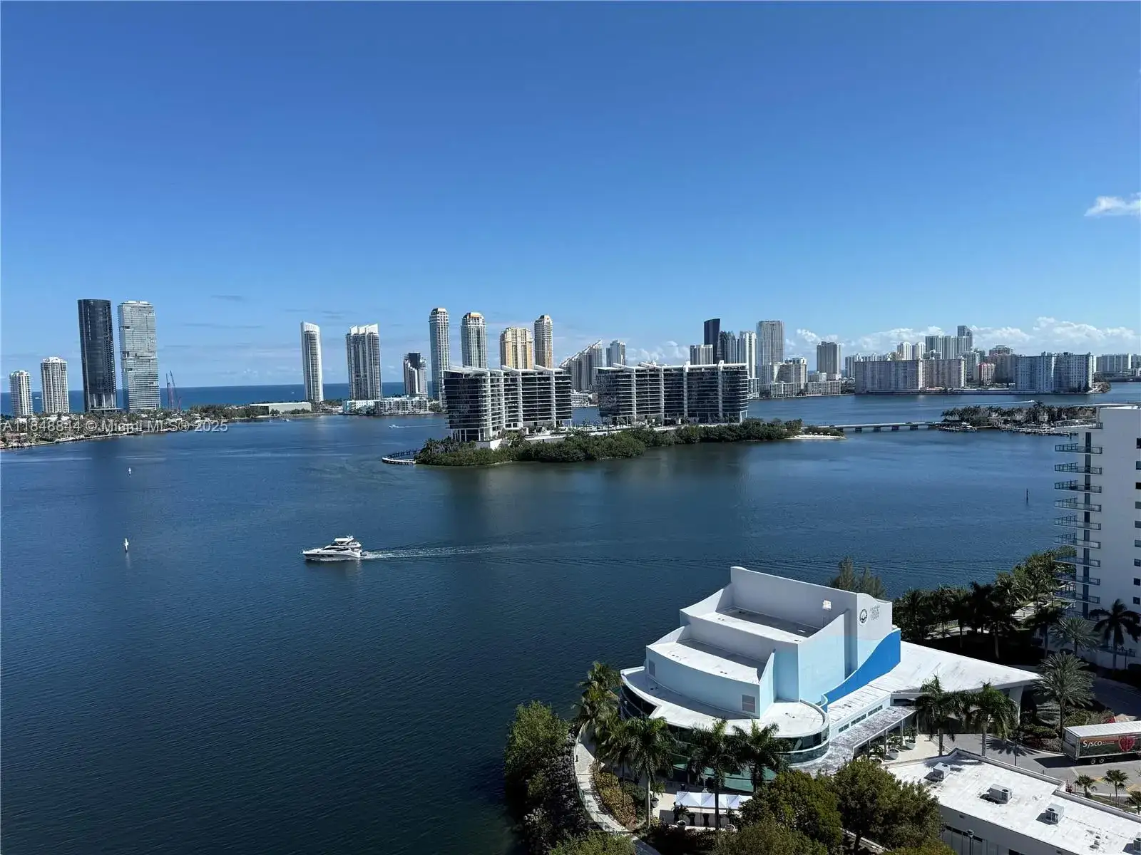 3 bedroom 3 bath Residential for sale at 3330 NE 190th St # 1815, Aventura FL 33180