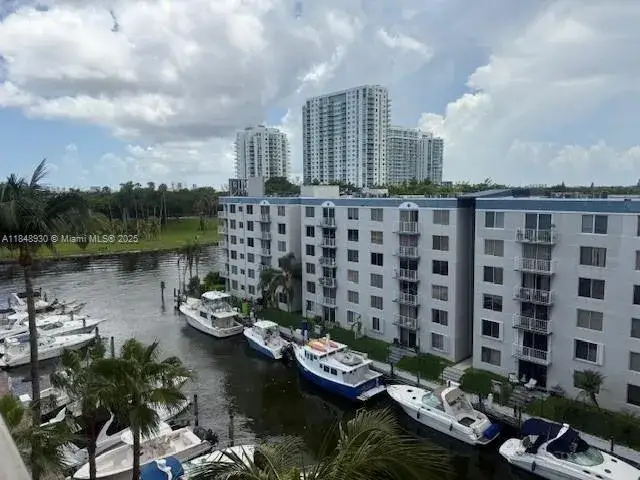 2 bedroom 2 bath Residential for sale at 1700 NW N River Dr # 704, Miami FL 33125