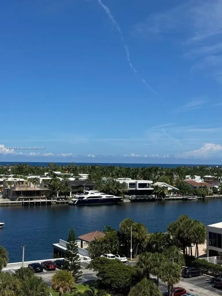 2 bedroom 2 bath Residential for sale at 20505 E Country Club Dr # 835, Aventura FL 33180