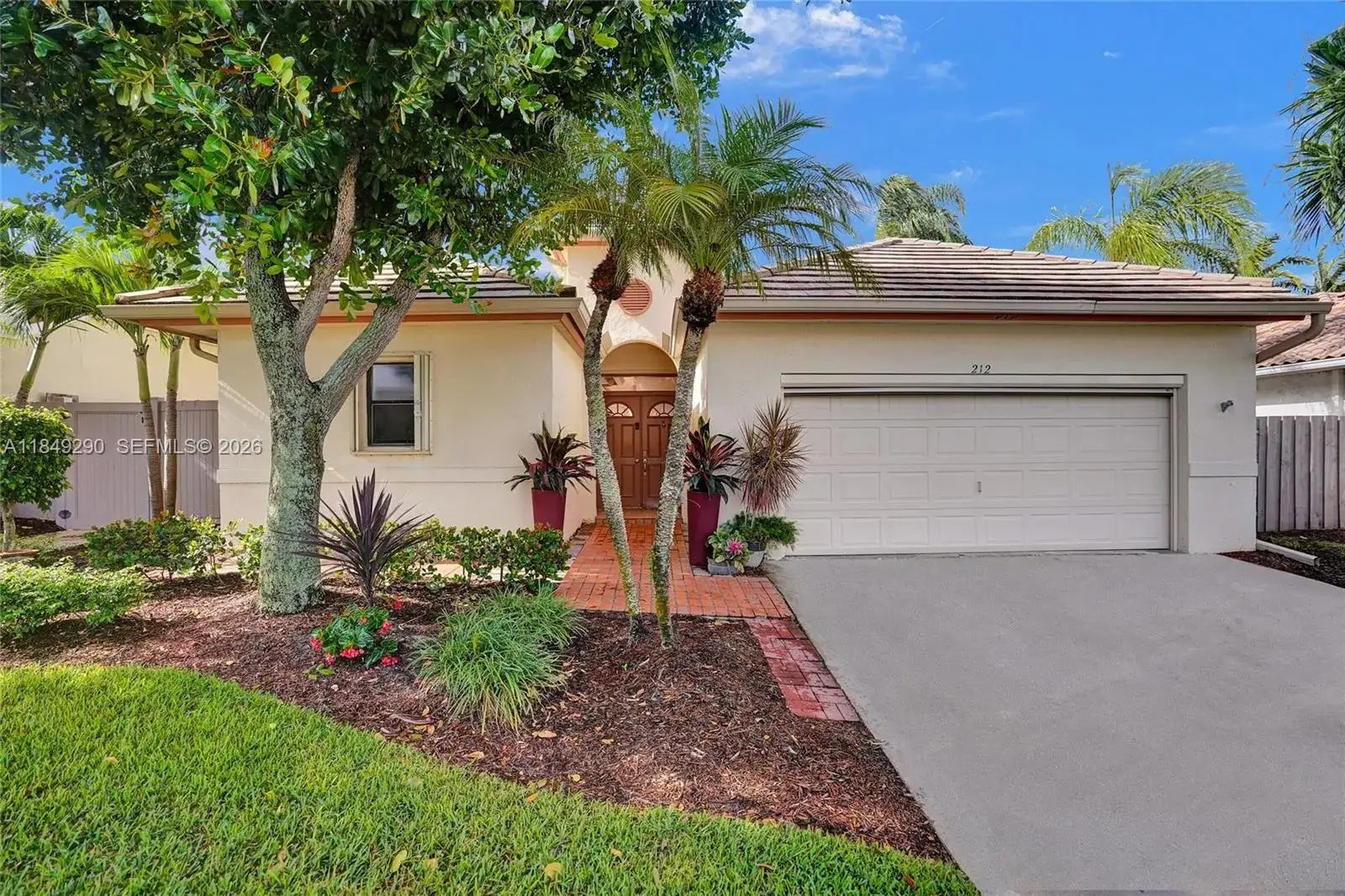 3 bedroom 3 bath Residential for sale at 212 Citrus Trl, Boynton Beach FL 33436