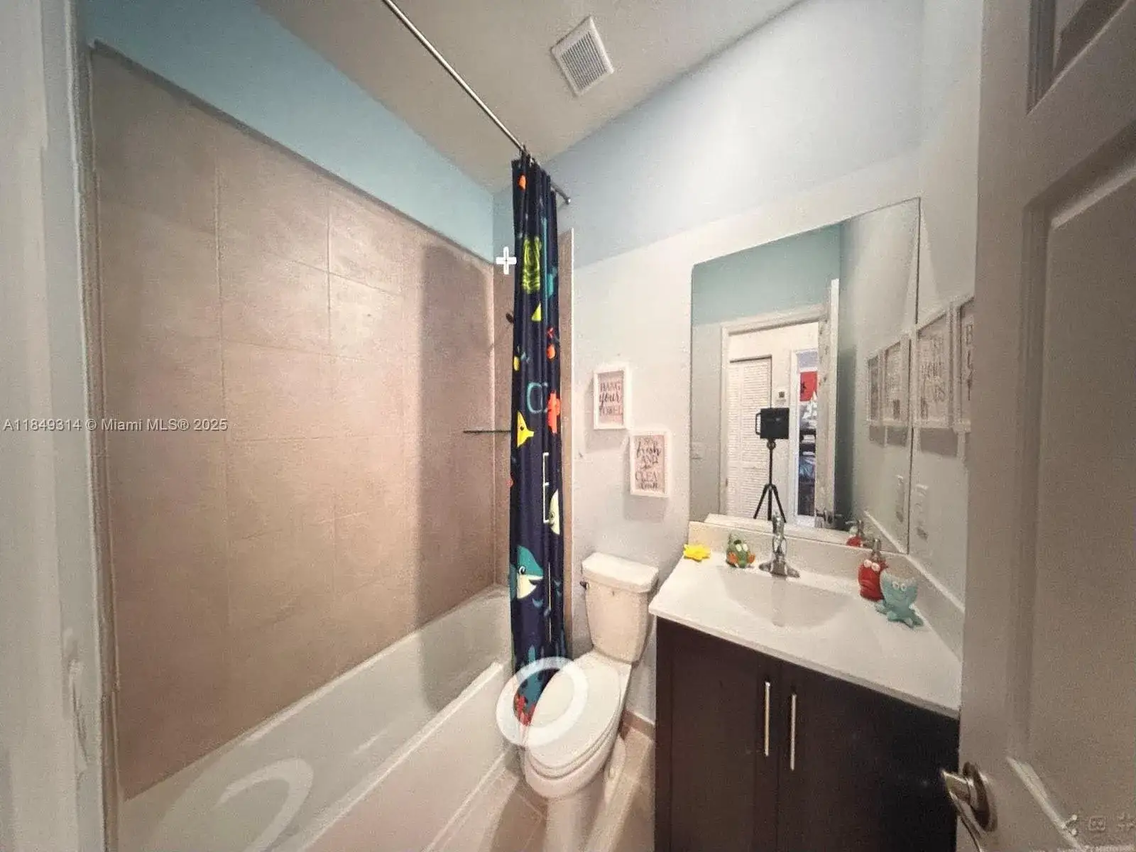 3 bedroom 2 bath Residential Lease for rent at 11817 SW 246th Ter, Homestead FL 33032