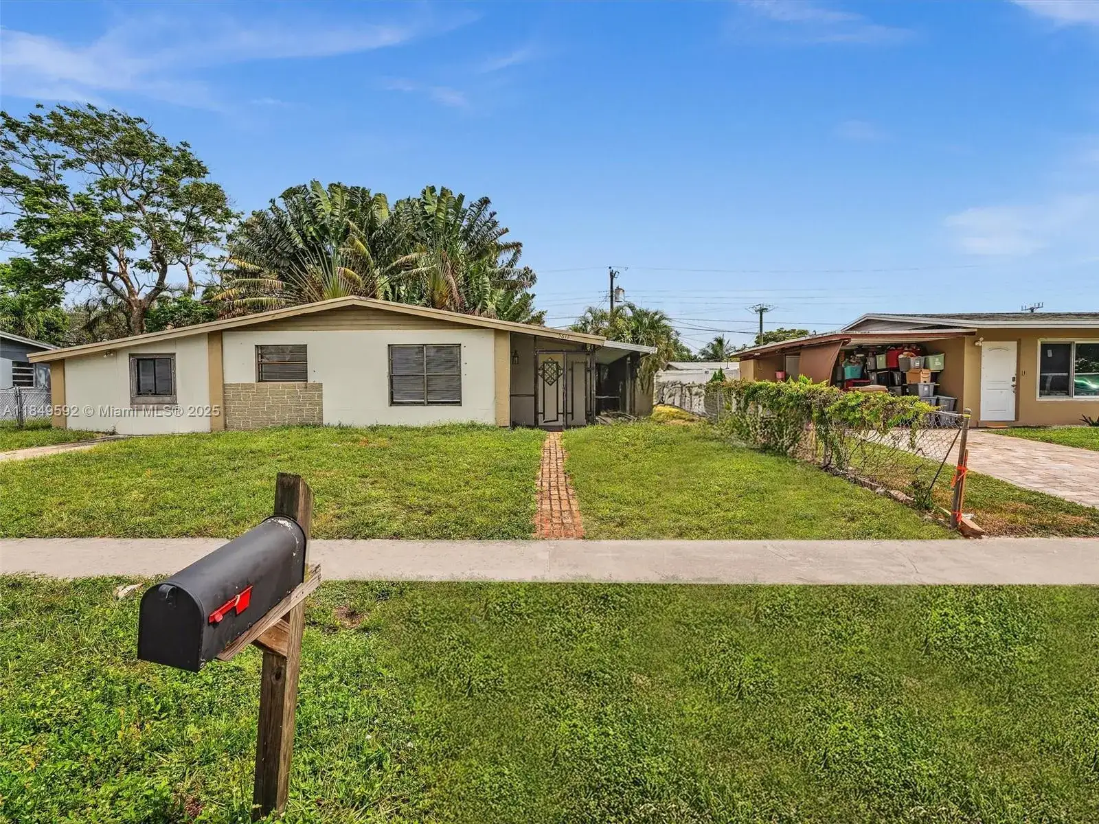 5611 SW 37th St # 1, Davie FL 33314