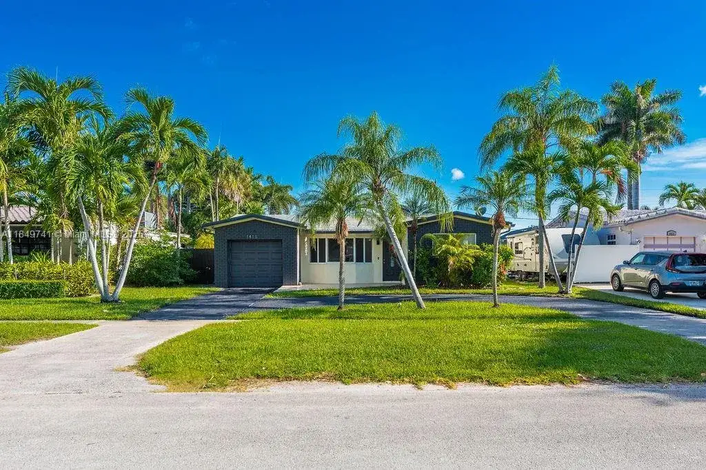 3 bedroom 2 bath Residential for sale at 1415 Coolidge St, Hollywood FL 33020