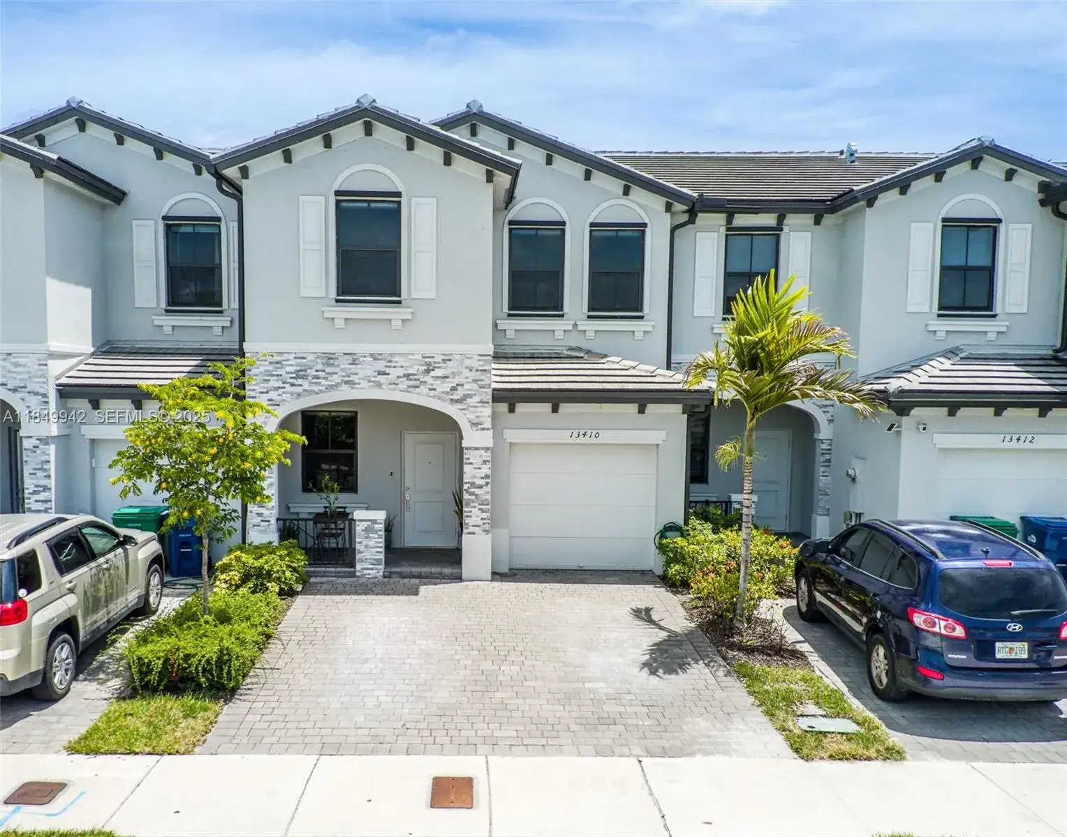 3 bedroom 2 bath Residential for sale at 13410 SW 286th St, Homestead FL 33033