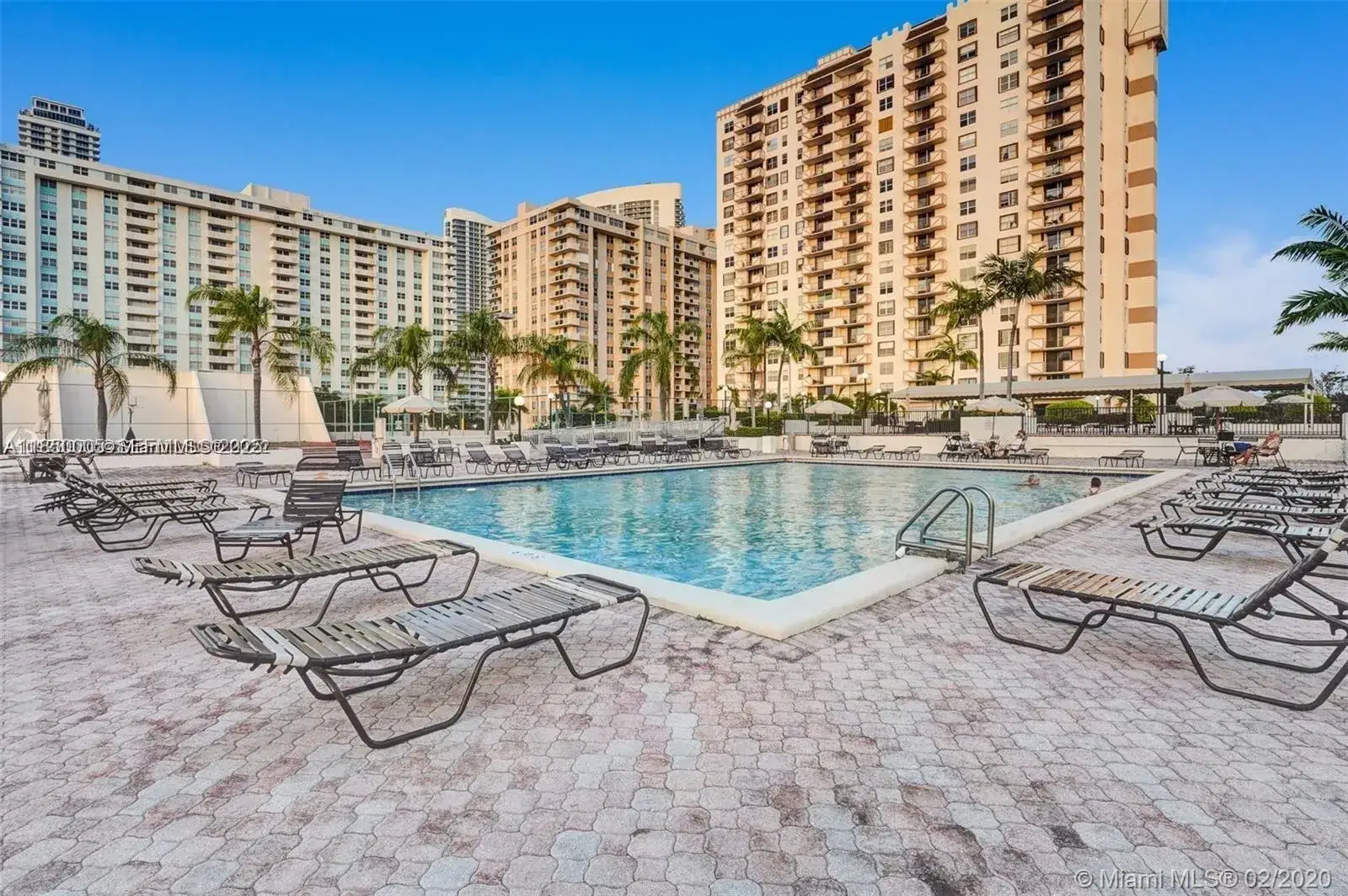1 bedroom 2 bath Residential Lease for rent at 1865 S Ocean Dr # 11B, Hallandale Beach FL 33009