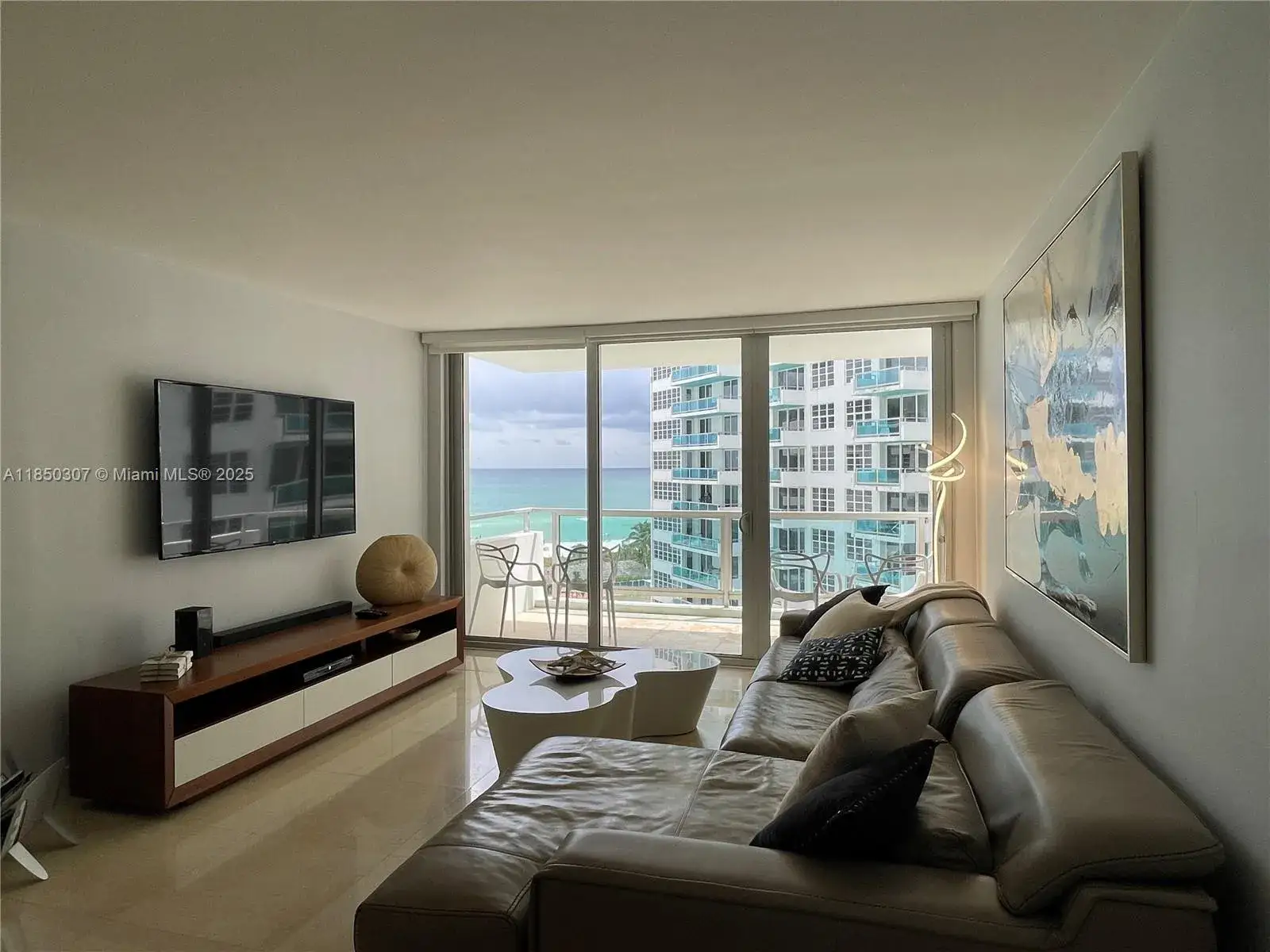 2 bedroom 2 bath Residential for sale at 5151 Collins Ave. # 825, Miami Beach FL 33140