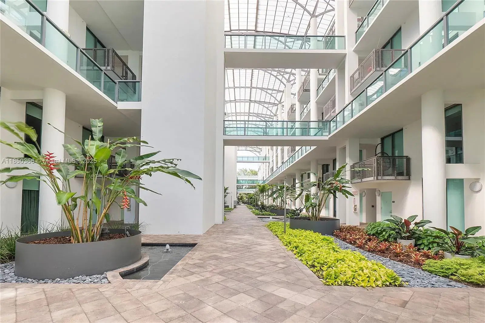 1 bedroom 1 bath Residential for sale at 6000 Collins Ave # 527, Miami Beach FL 33140