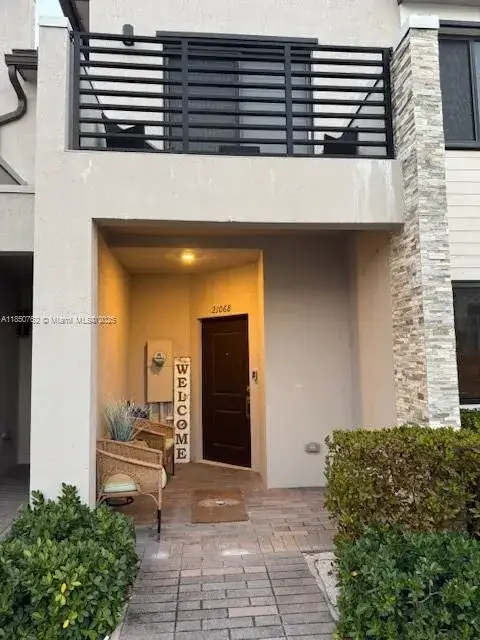 3 bedroom 3 bath Residential for sale at 21068 NE 8th Ave, Miami FL 33179