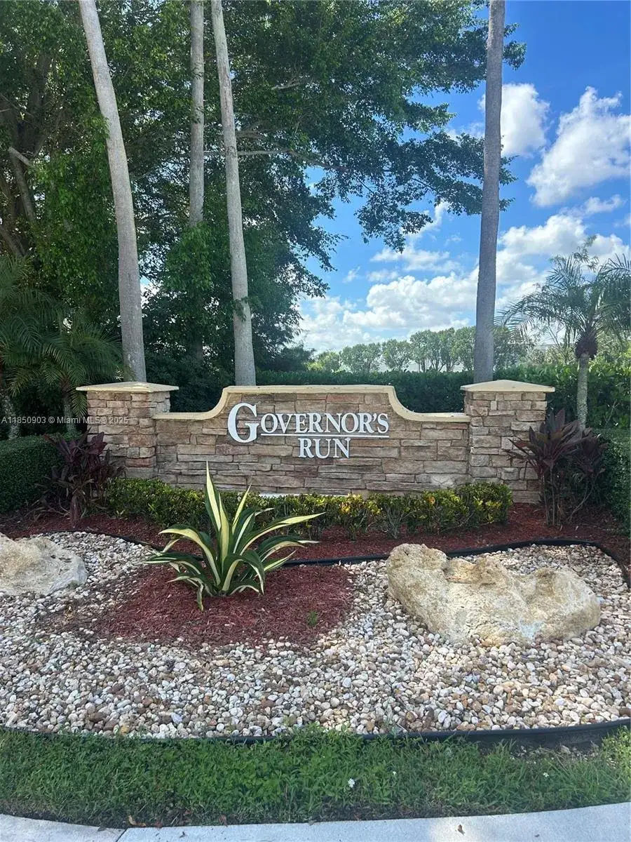 4 bedroom 3 bath Residential for sale at 15868 NW 4th St, Pembroke Pines FL 33028