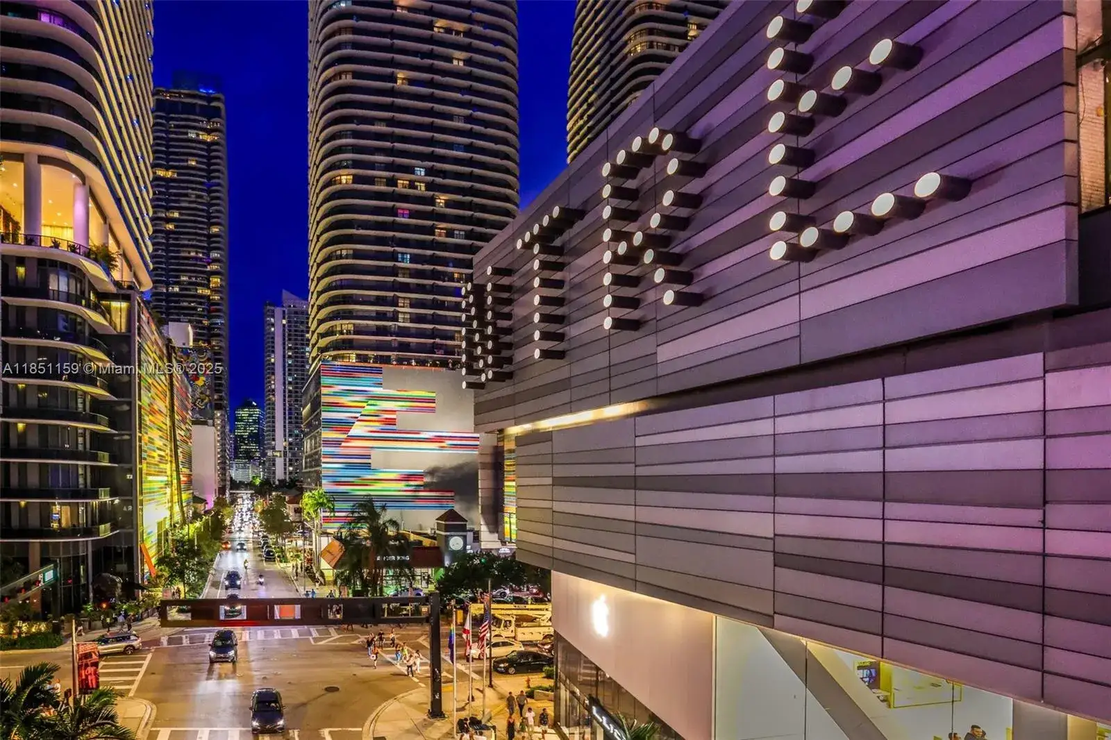 3 bedroom 3 bath Residential Lease for rent at 55 SW 9th St # 3906, Miami FL 33130