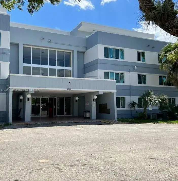 2 bedroom 1 bath Residential for sale at 14820 Naranja Lakes Blvd, Homestead FL 33032