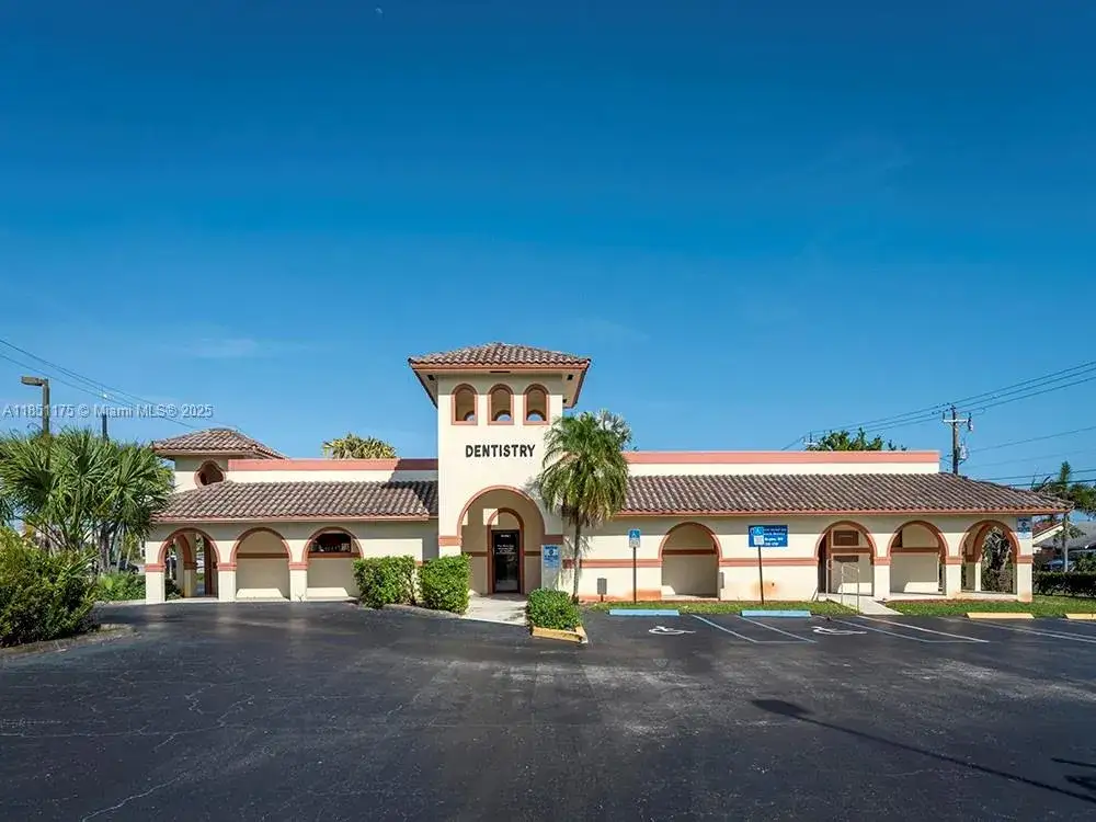 Commercial Sale for sale at 650 W Boynton Beach, FL 33426