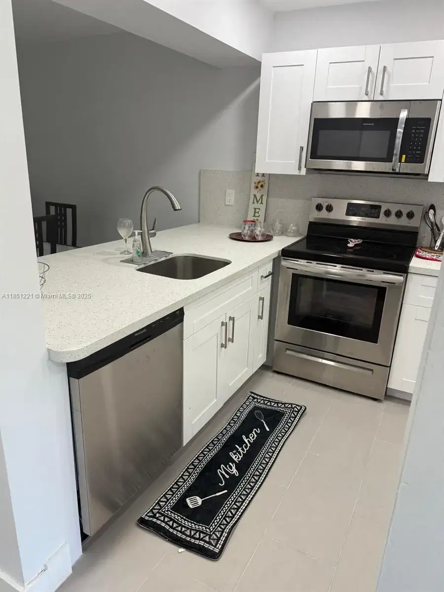 1 bedroom 1 bath Residential Lease for rent at 1102 Bahama Bnd # D2, Coconut Creek FL 33066
