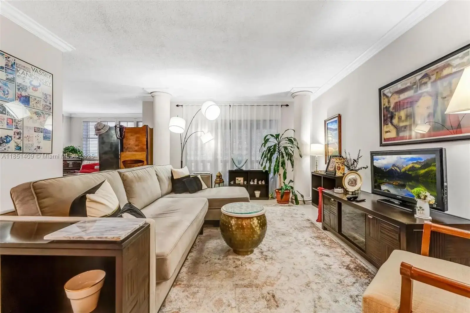 2 bedroom 2 bath Residential for sale at 4330 Hillcrest Dr # 516, Hollywood FL 33021