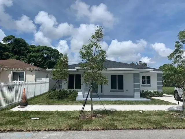 4 bedroom 2 bath Residential Lease for rent at 21872 Sw 118th Ave # 2, Miami FL 33170