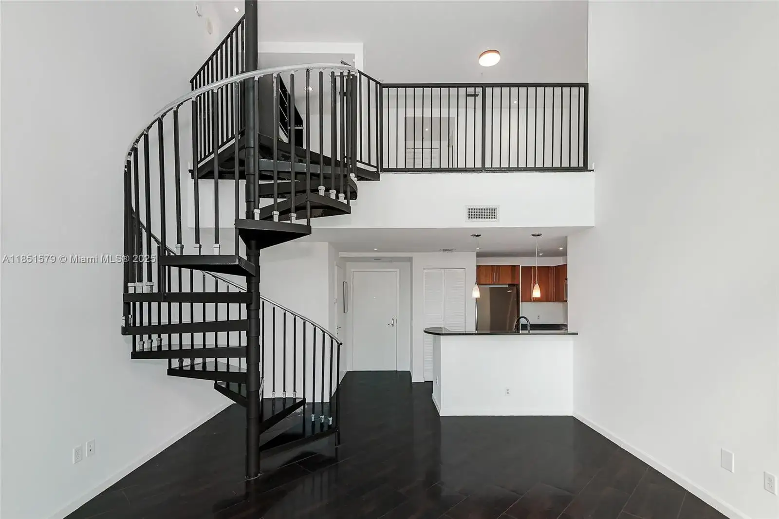 1 bedroom 1 bath Residential for sale at 300 S Biscayne Blvd # 826, Miami FL 33131