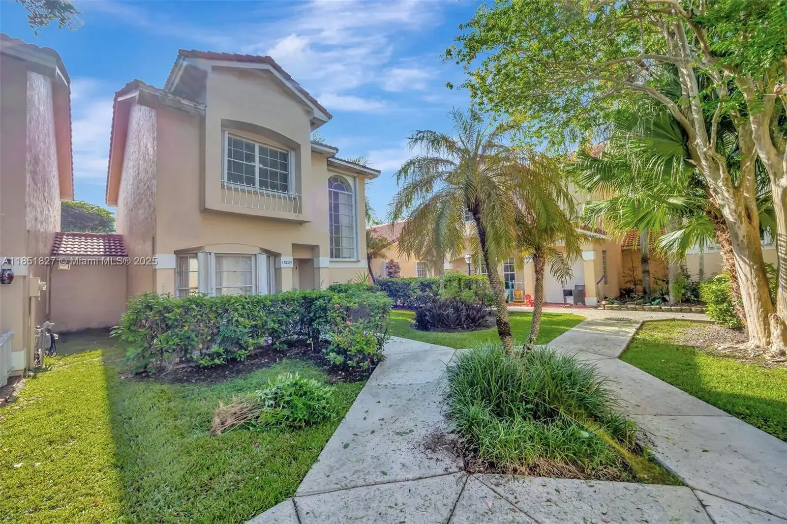 3 bedroom 2 bath Residential for sale at 15224 SW 111th St, Miami FL 33196