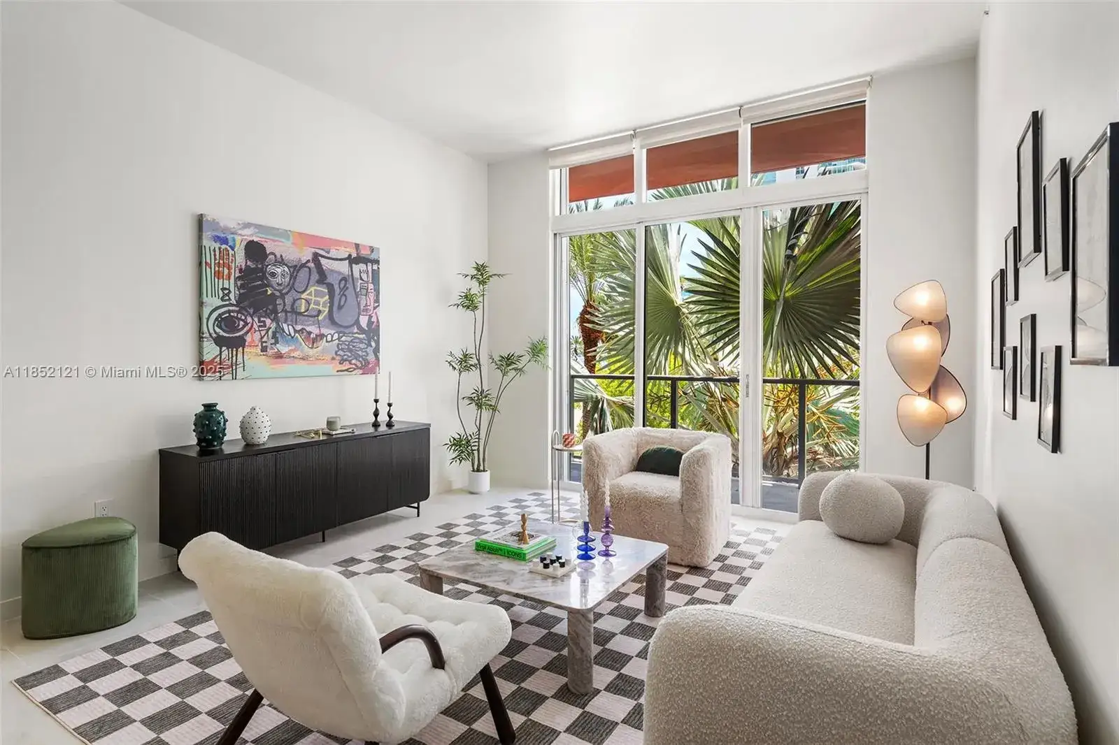 2 bedroom 2 bath Residential for sale at 1155 Brickell Bay Dr # 203, Miami FL 33131