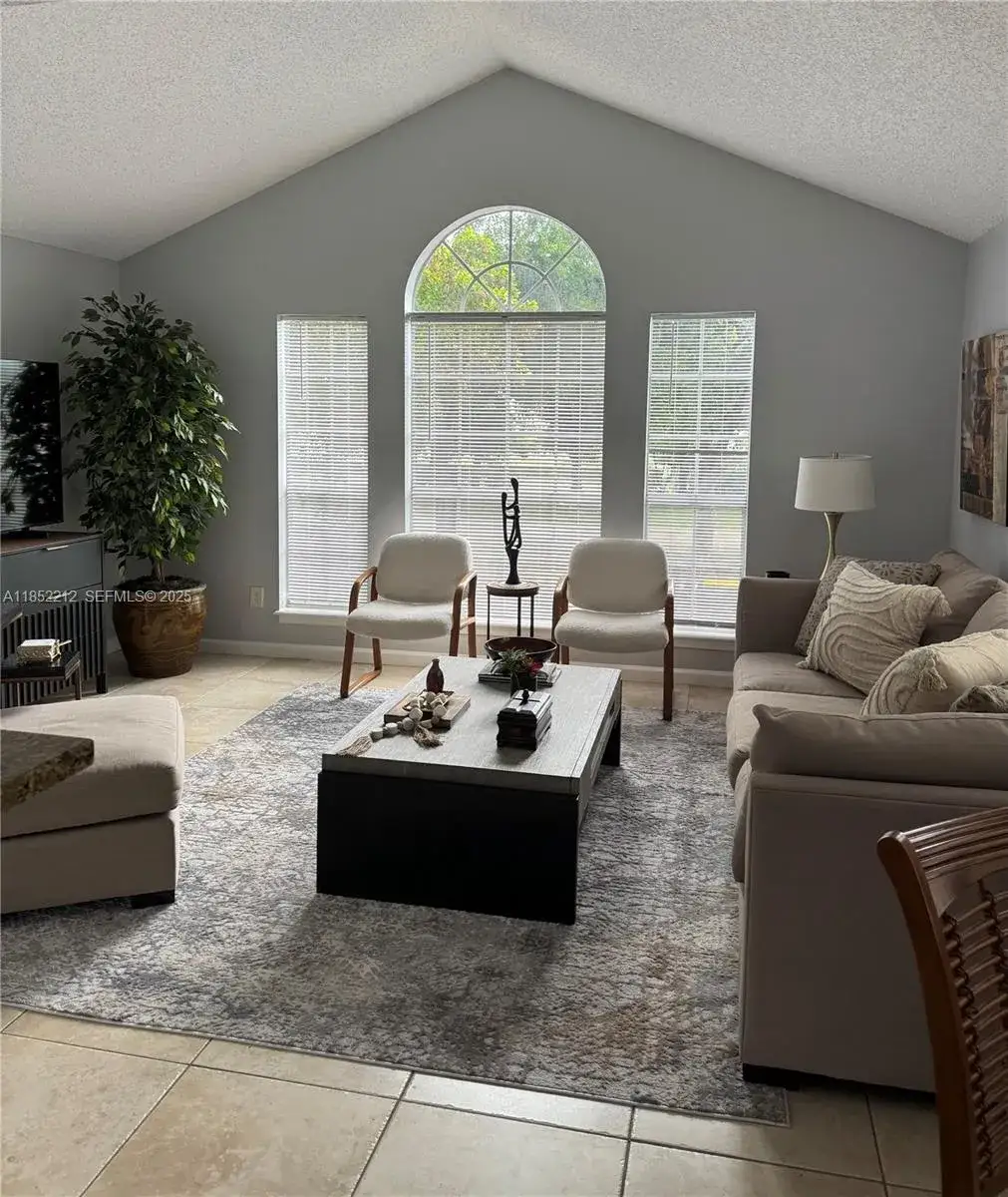 2 bedroom 2 bath Residential Lease for rent at 1165 Crystal Way # B, Delray Beach FL 33444