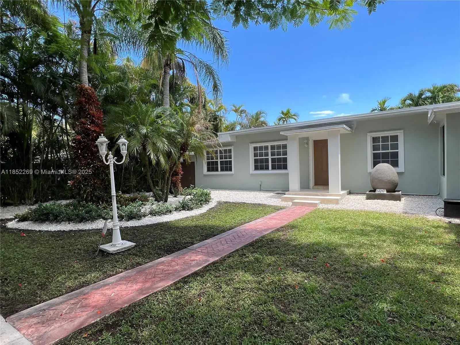 3 bedroom 1 bath Residential Lease for rent at 5940 SW 47th St, Miami FL 33155