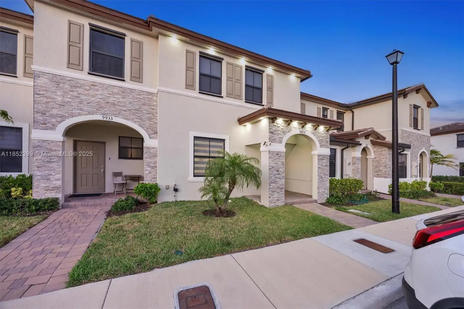 3 bedroom 2 bath Residential for sale at 9925 SW 228th Ter, Miami FL 33190