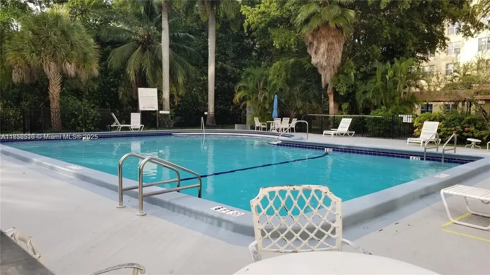 3 bedroom 2 bath Residential for sale at 17890 W Dixie Hwy 307 Hwy # 307, Miami FL 33160
