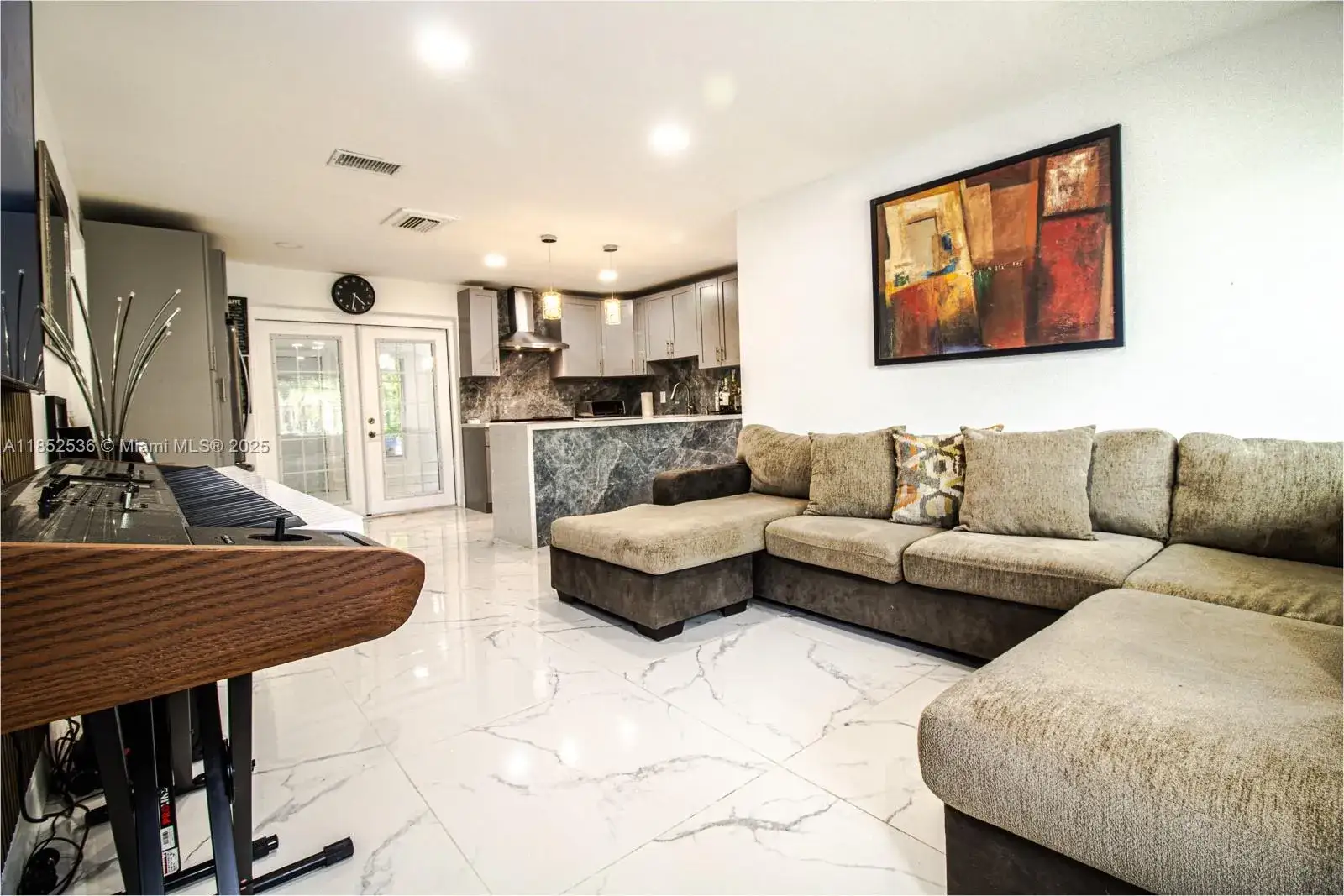 5601 SW 38th St, Davie FL 33314