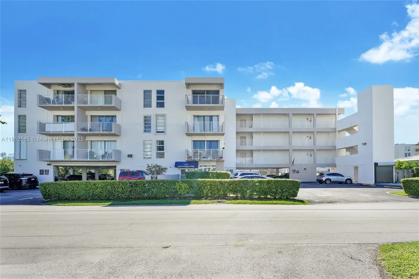1 bedroom 1 bath Residential for sale at 3716 NE 168th St # 301, North Miami Beach FL 33160