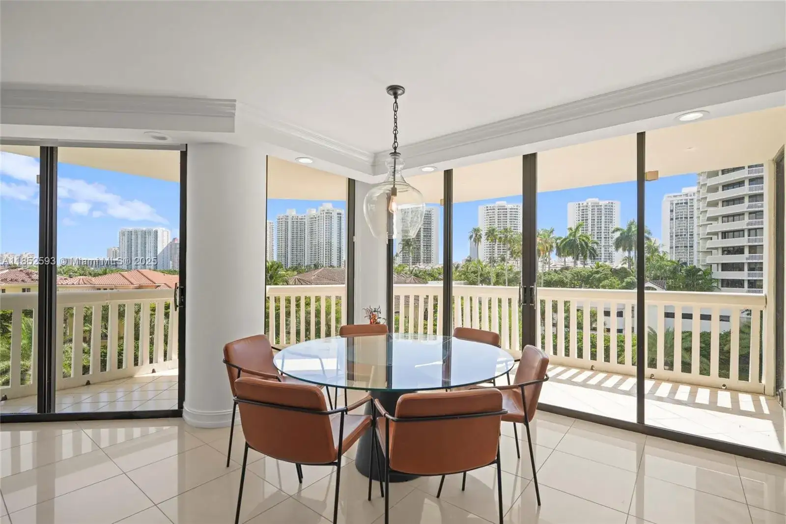 3 bedroom 2 bath Residential for sale at 1000 W Island Blvd # 504, Aventura FL 33160