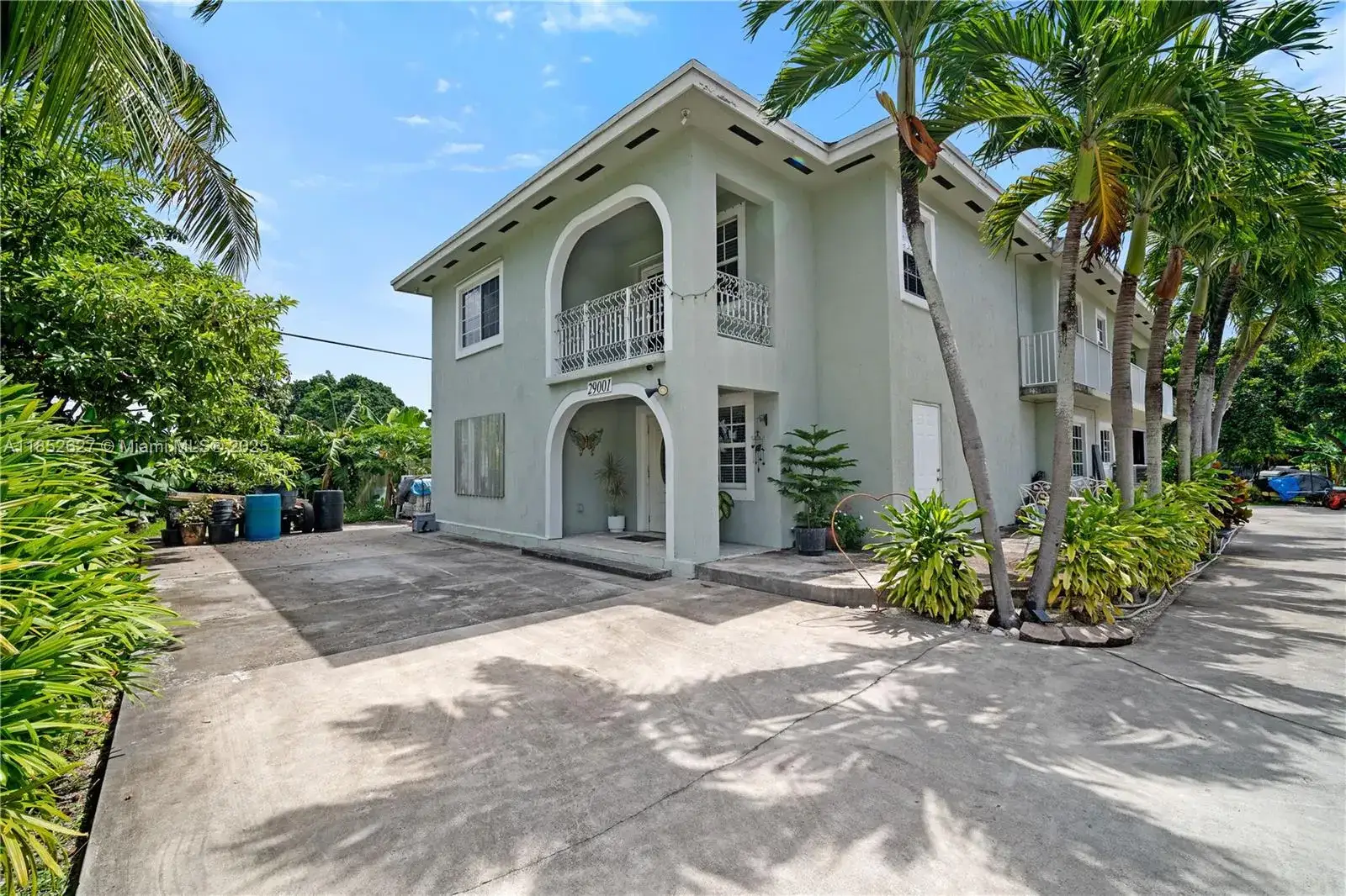 6 bedroom 4 bath Residential for sale at 29001 SW 157th Ave, Homestead FL 33033