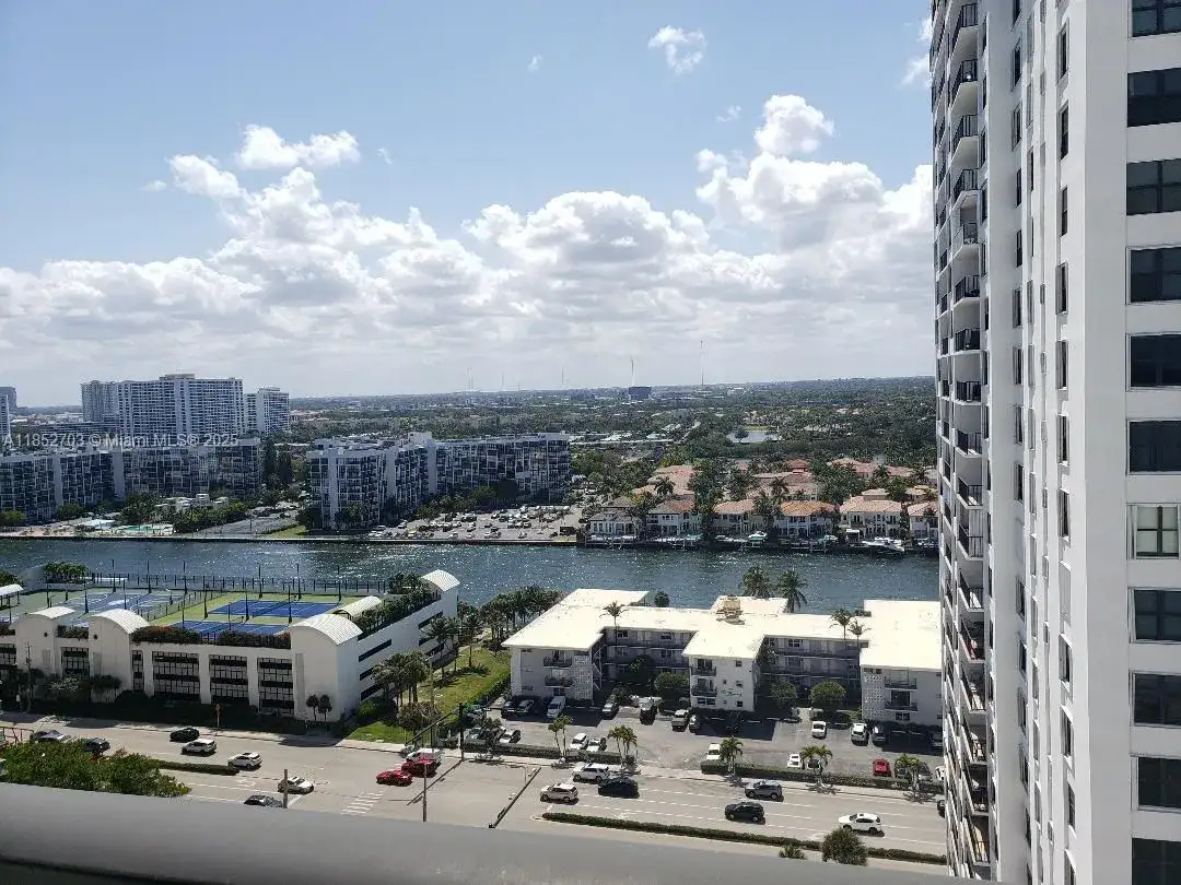 1 bedroom 1 bath Residential for sale at 2301 S Ocean Dr # 1906, Hollywood FL 33019