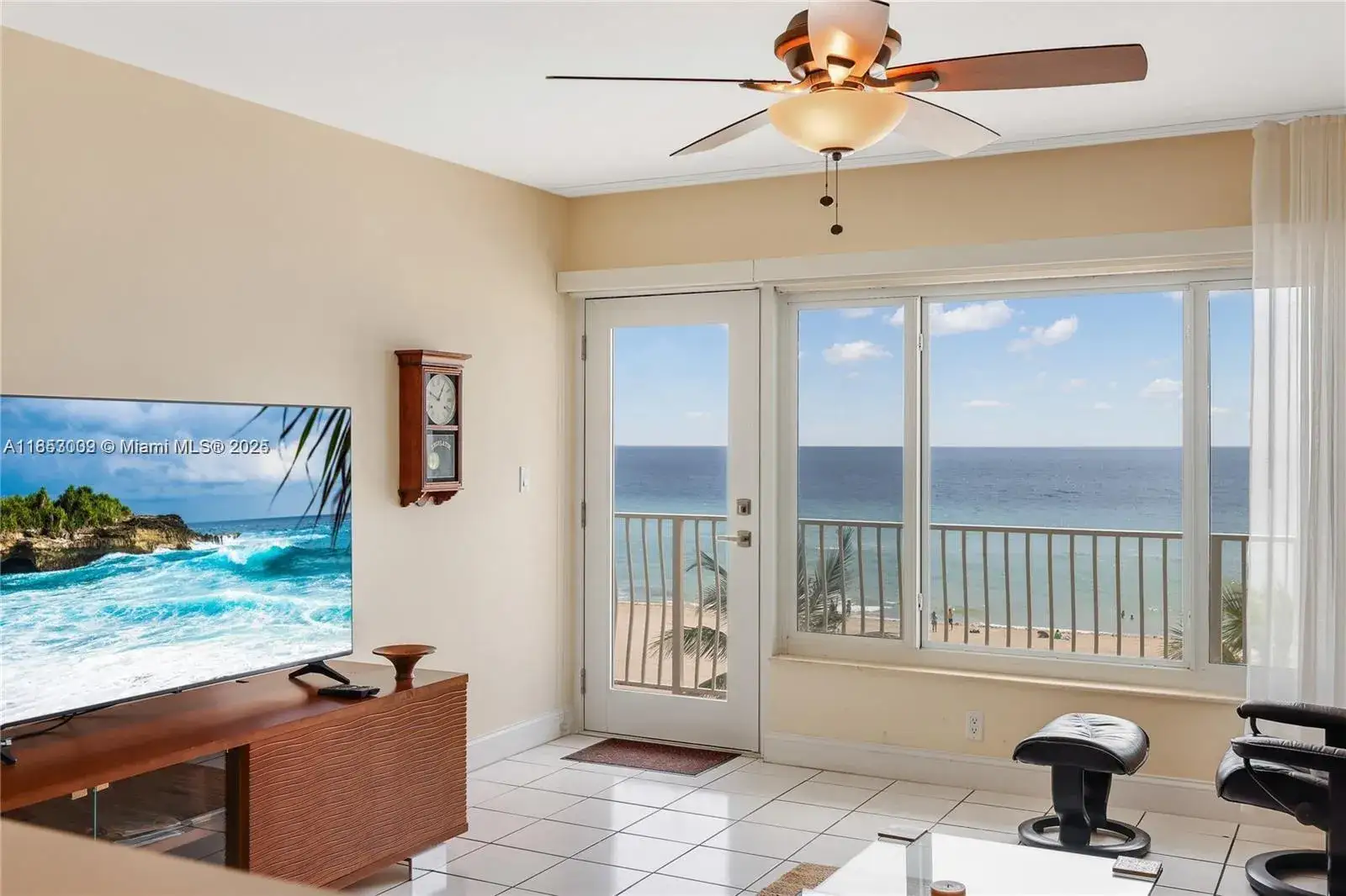 1 bedroom 1 bath Residential Lease for rent at 300 Oregon St # 407, Hollywood FL 33019