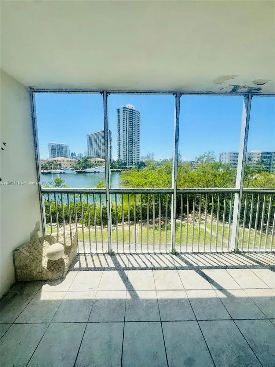 1 bedroom 1 bath Residential Lease for rent at 2980 Point East Dr # D310, Aventura FL 33160