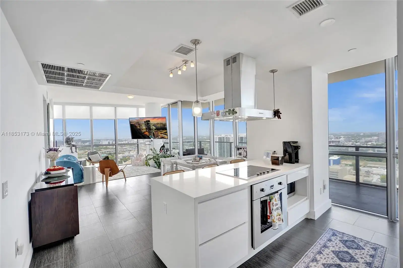 2 bedroom 2 bath Residential for sale at 1100 Biscayne Blvd # 3708, Miami FL 33132